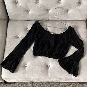 NWT! La Hearts Cropped Bell Sleeve!! 🖤